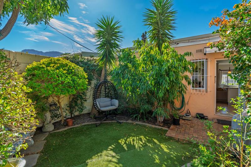 2 Bedroom Property for Sale in Harfield Village Western Cape